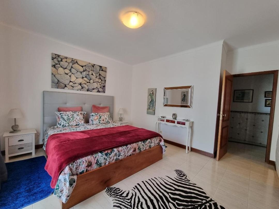 Apartmento Praia Da Dona Ana Lagos Exteriör bild