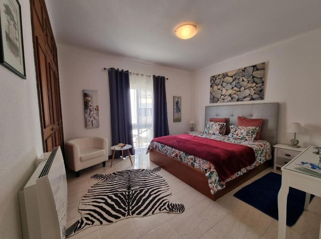 Apartmento Praia Da Dona Ana Lagos Exteriör bild