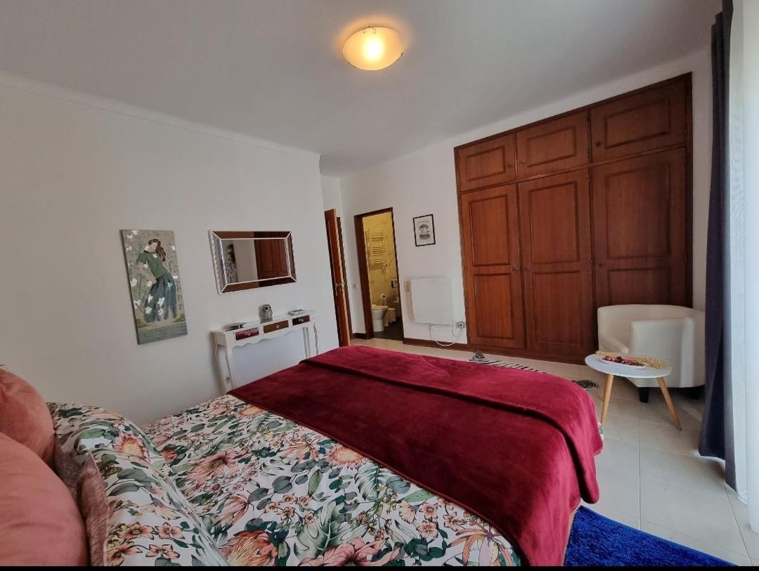 Apartmento Praia Da Dona Ana Lagos Exteriör bild