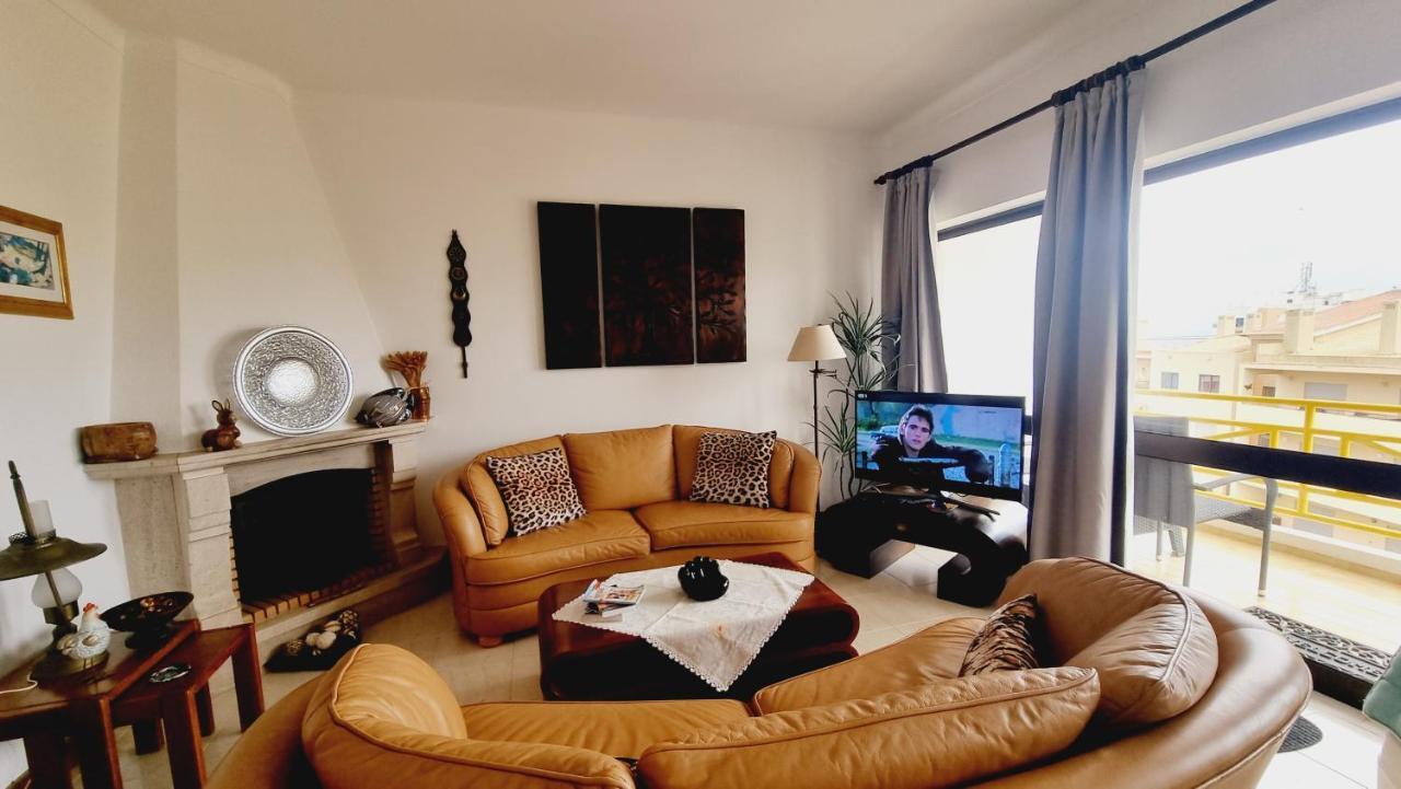 Apartmento Praia Da Dona Ana Lagos Exteriör bild