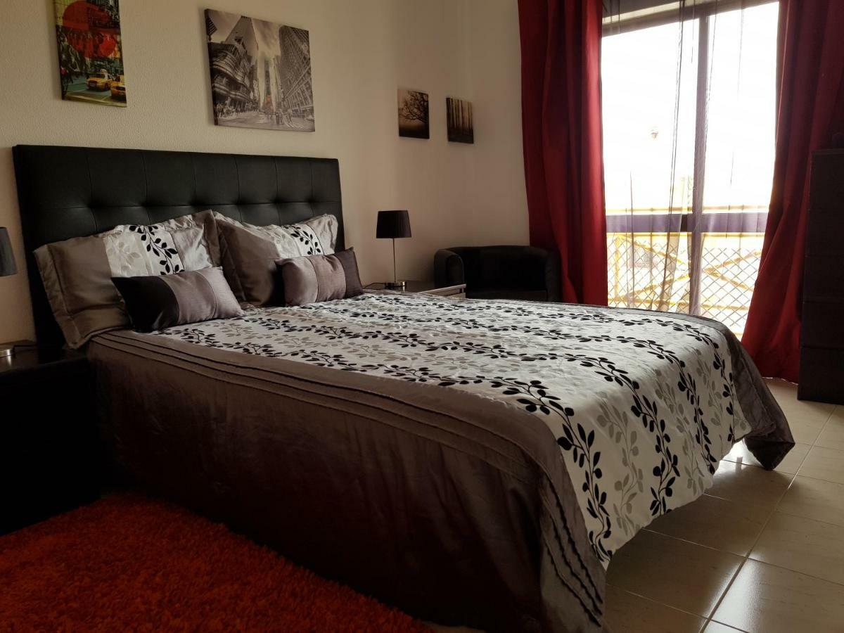 Apartmento Praia Da Dona Ana Lagos Exteriör bild